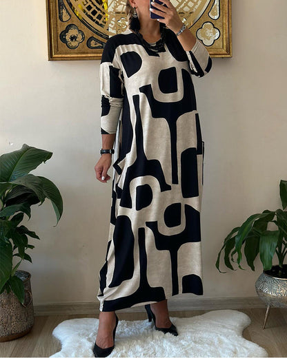 Dress with Long Sleeves and Black and White Print