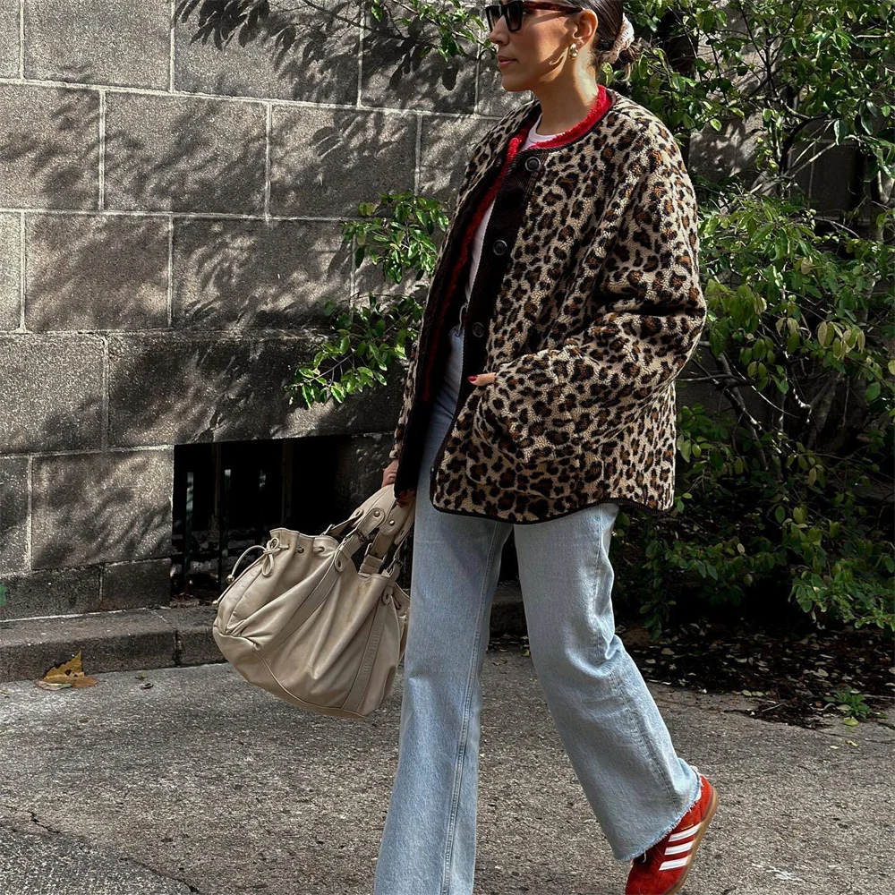 Dyosa - Stylish coat with leopard print for women