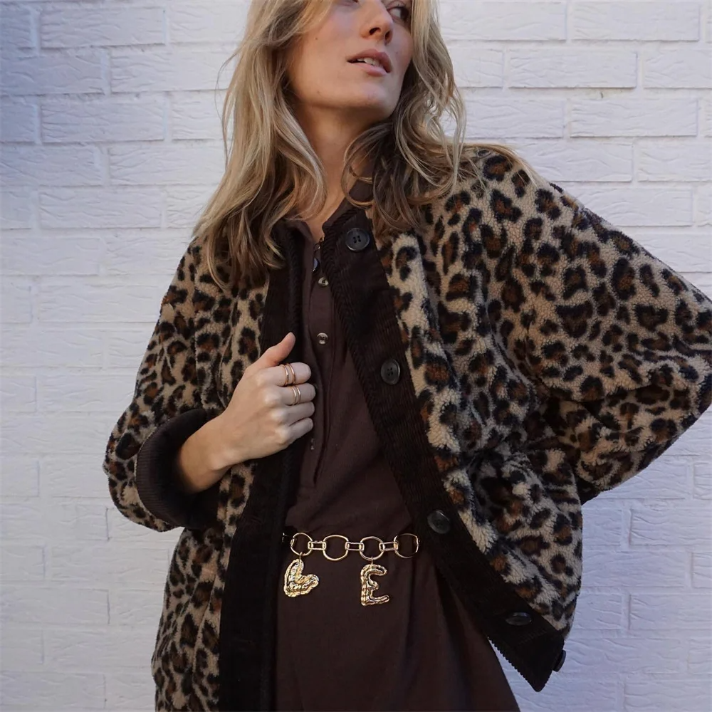 Dyosa - Stylish coat with leopard print for women
