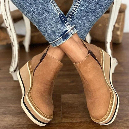 Liza - Low ankle boots with zip for women