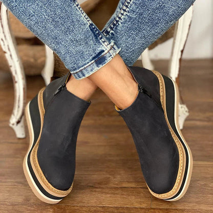 Liza - Low ankle boots with zip for women