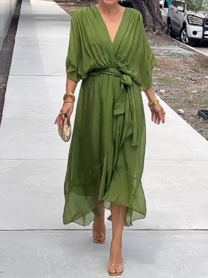 Elegant Dress with V-neck - Thyra