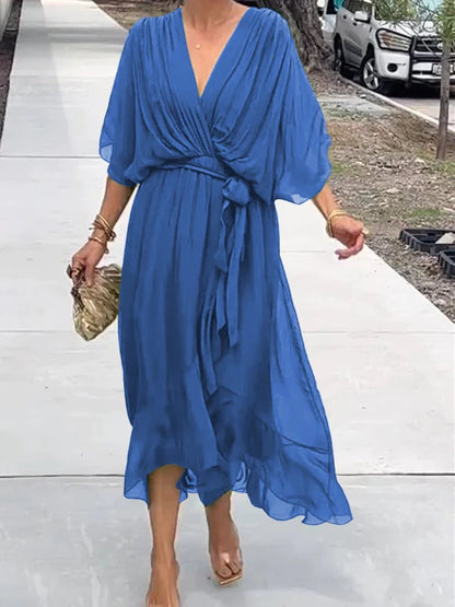 Elegant Dress with V-neck - Thyra