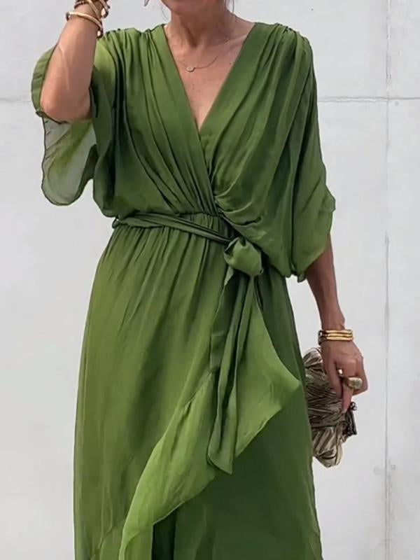Elegant Dress with V-neck - Thyra