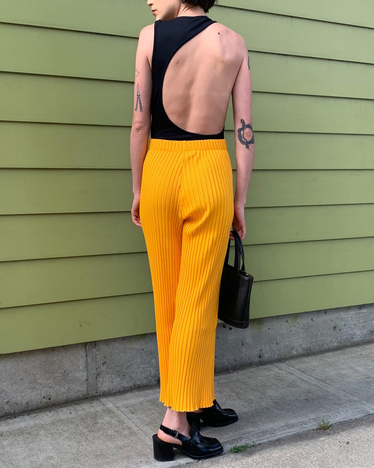 Elegant Orange Pants with Comfortable Fit and Stylish Look