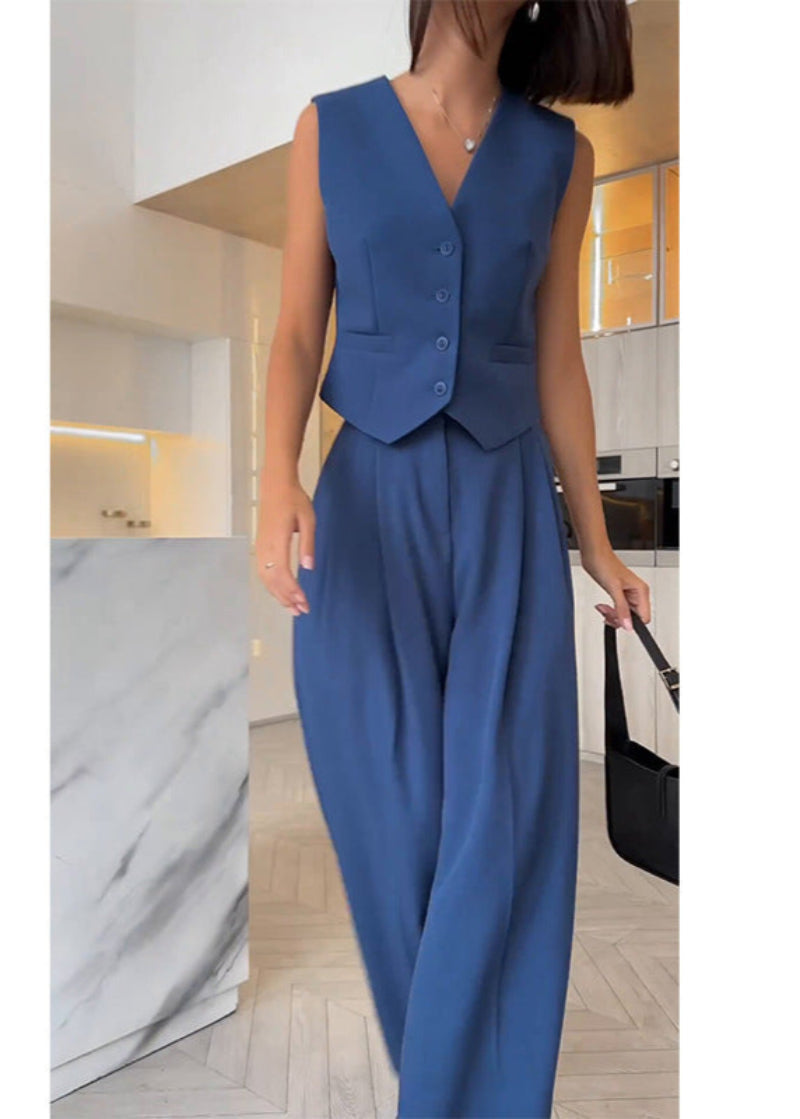 Elegant Sleeveless Blazer Suit for Women