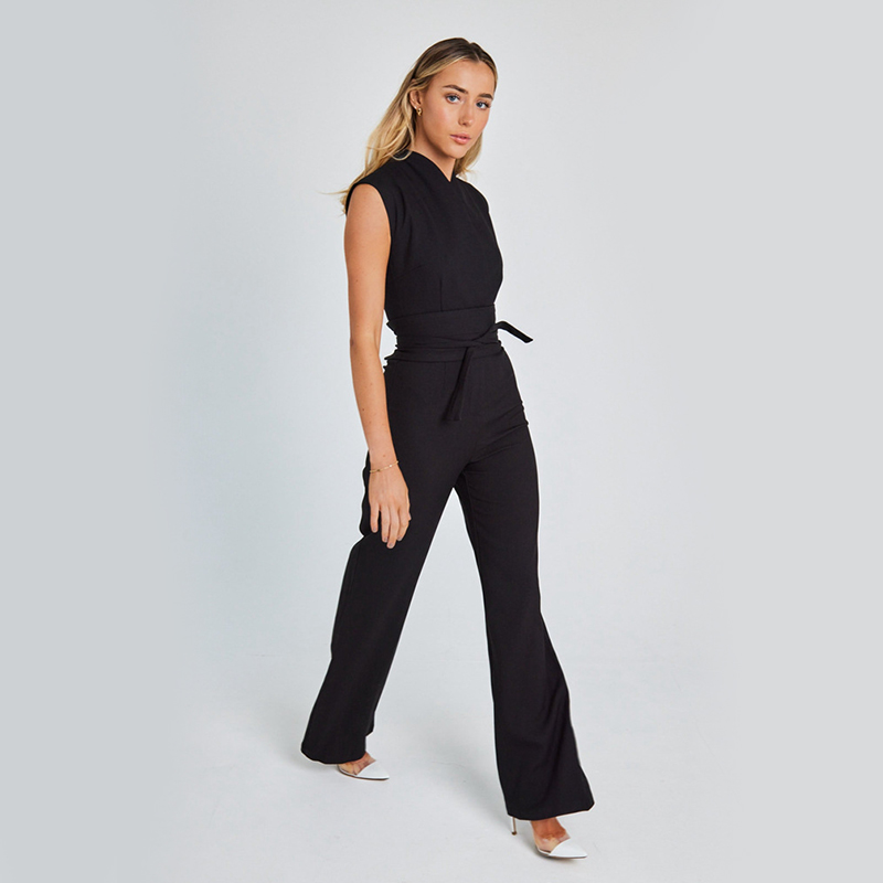 Elegant Sleeveless Jumpsuit with V-Neck and Wide Legs