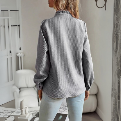 Elegant blouse with long sleeves