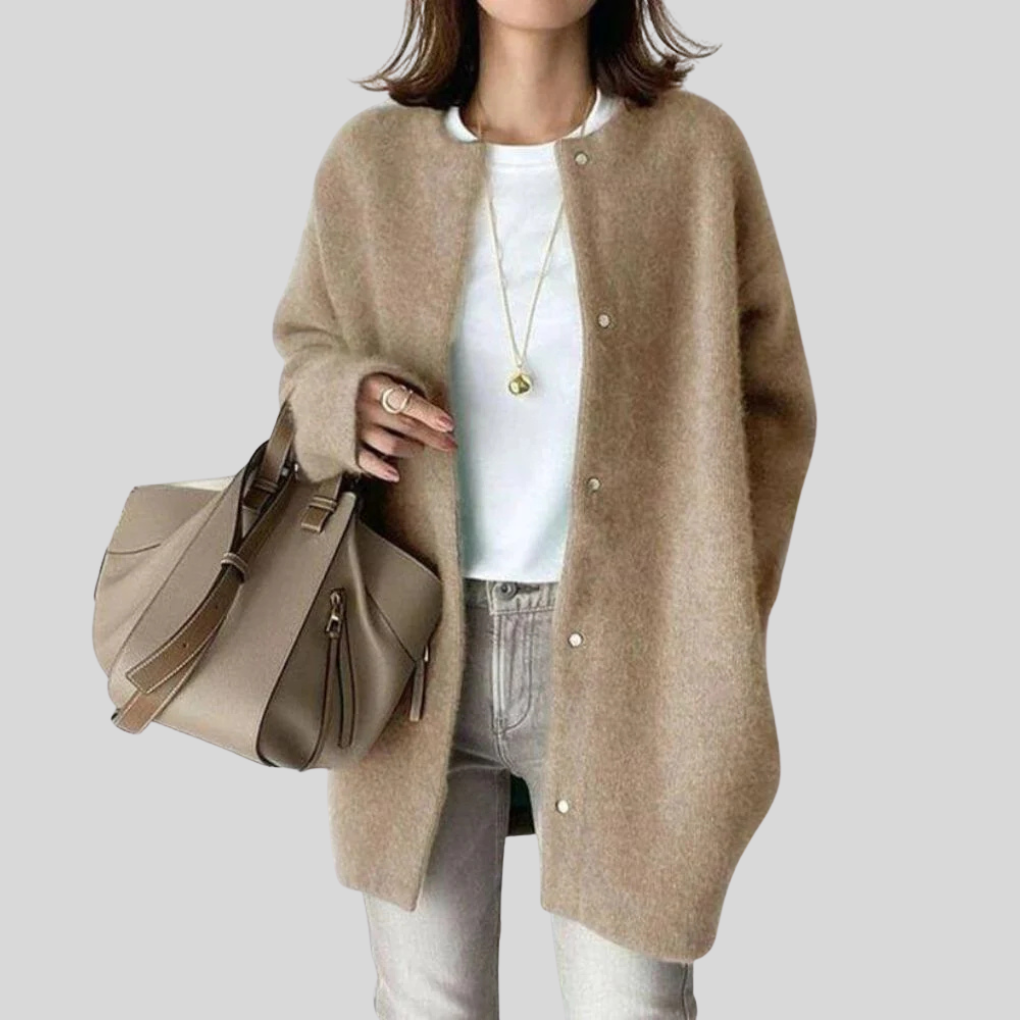 Elegant cardigan – refined knitted layer