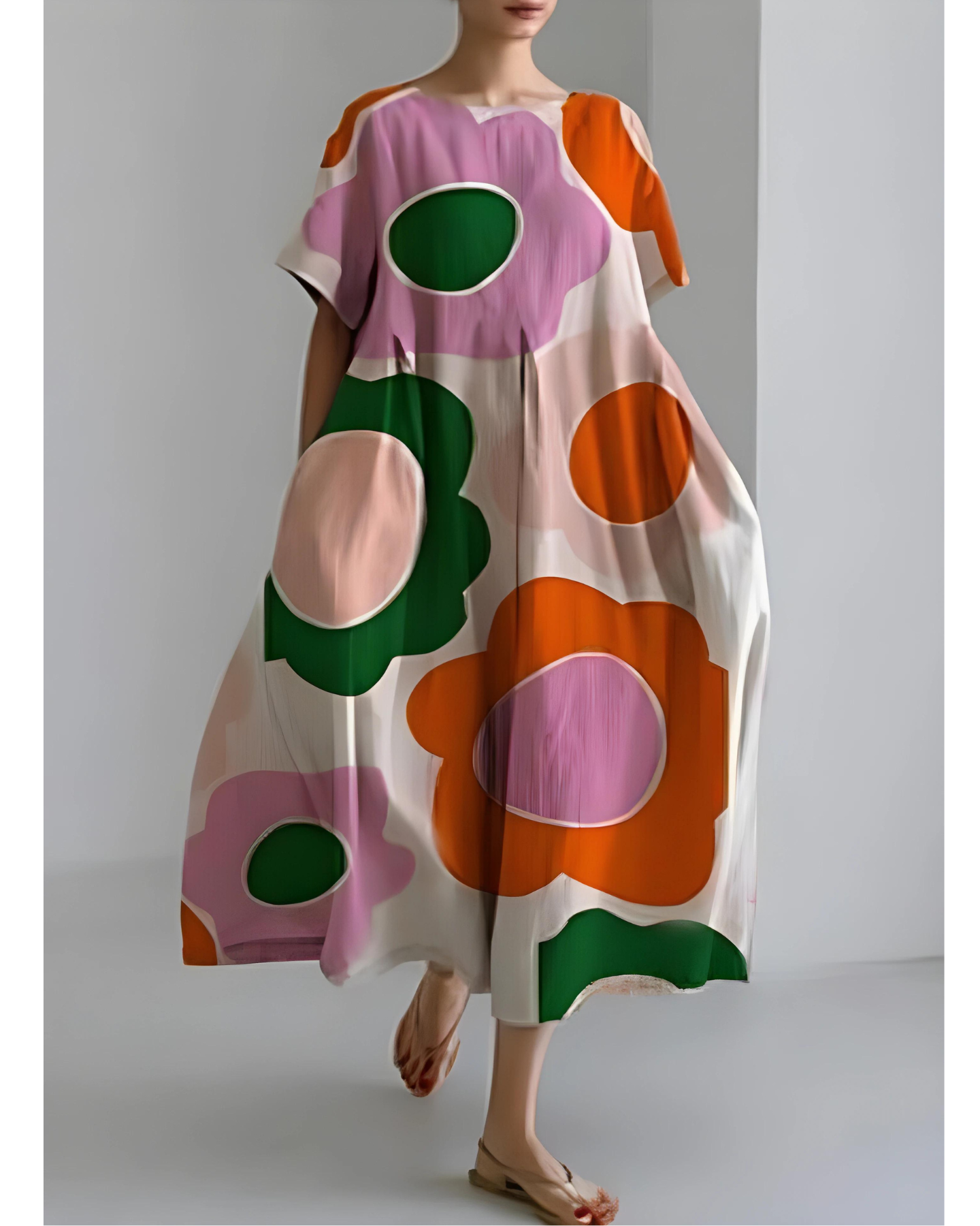 Elegant dress with round neck - Susanne