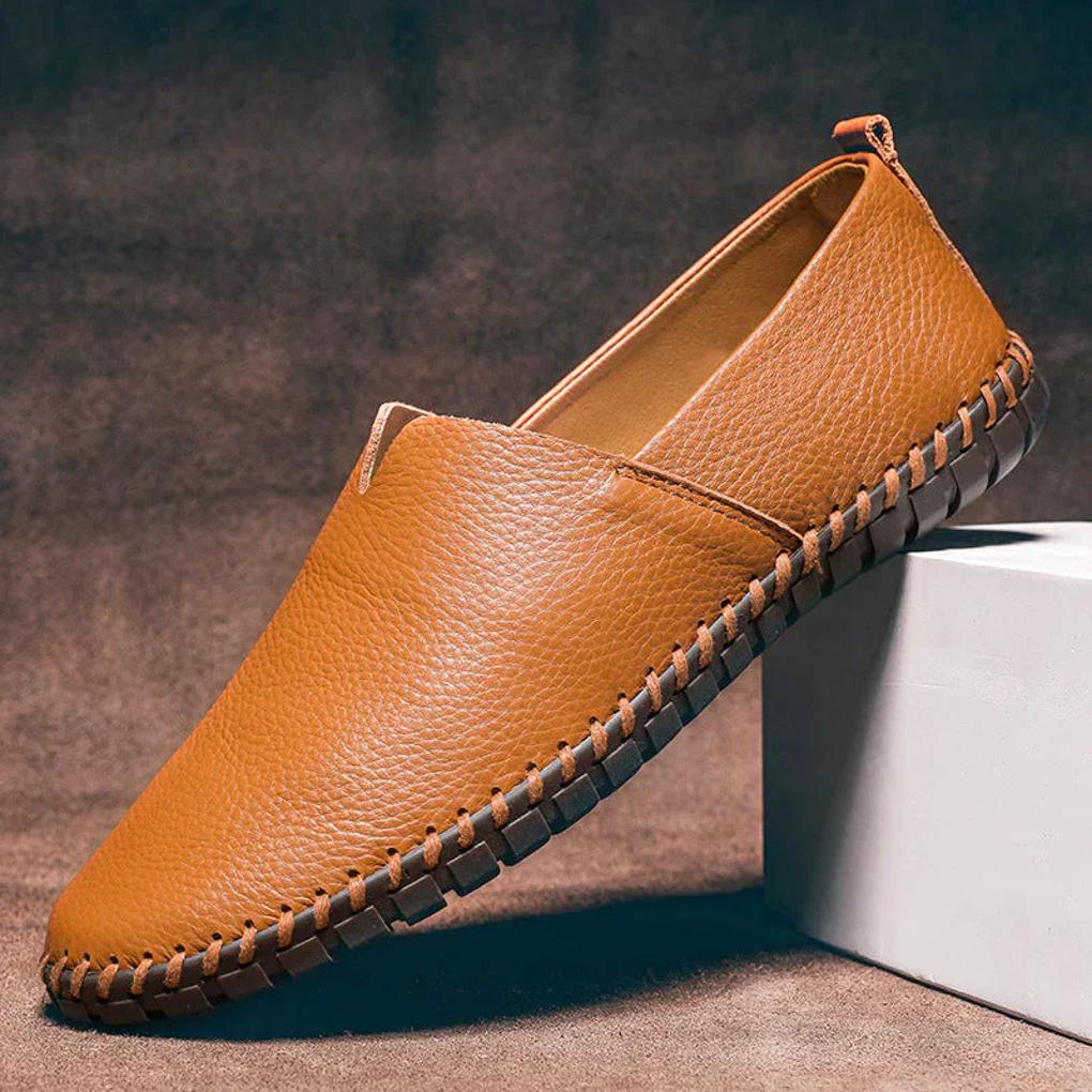 Elegant loafers made of matte genuine leather
