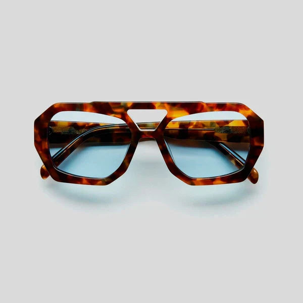 Elegant sunglasses for women