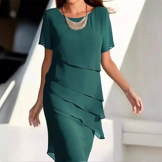 Vestido Chic de Capas de Chifón con Detalles Elegantes