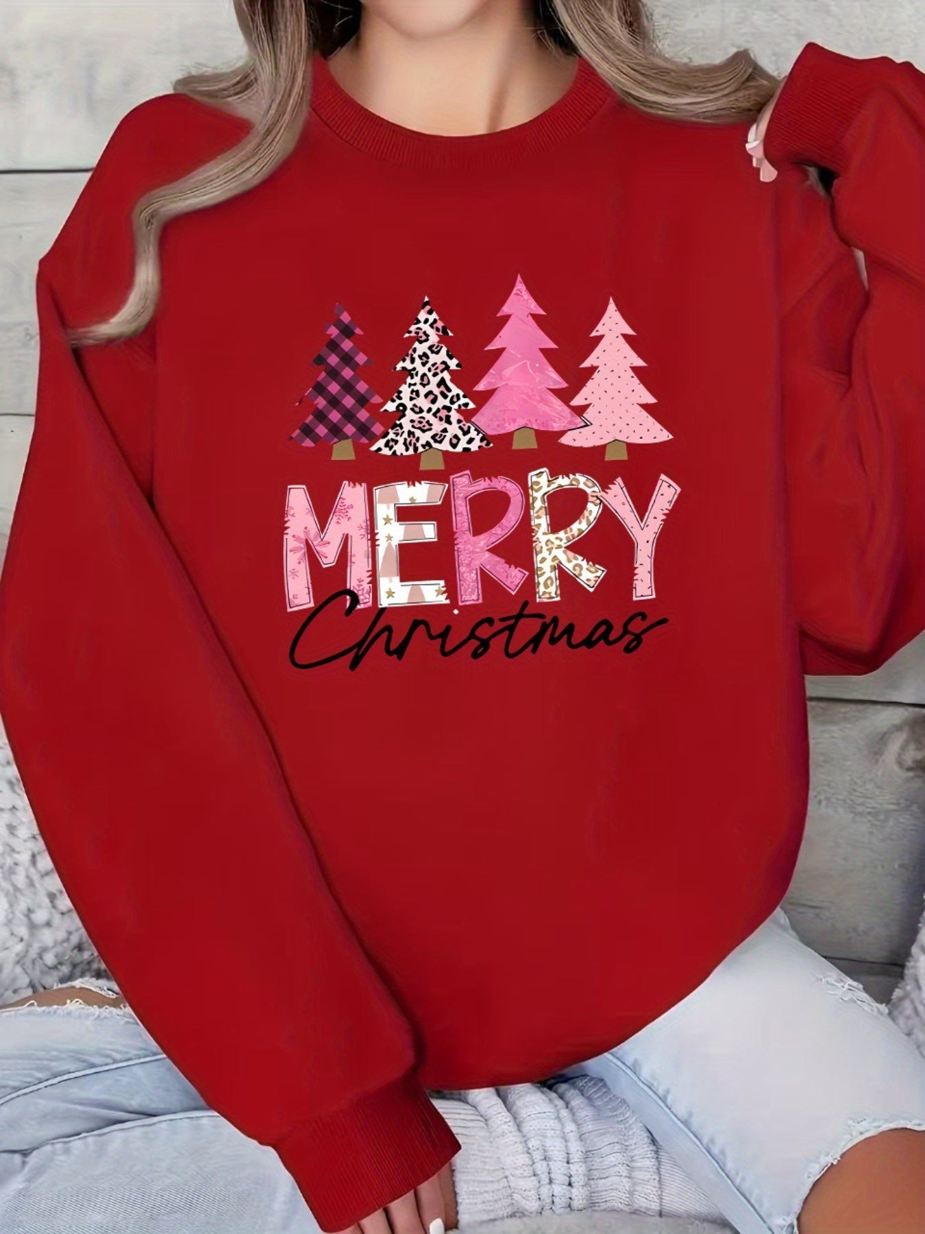 Elin | Cosy Christmas Jumper with Christmas Tree Pattern and "Merry Christmas" Print