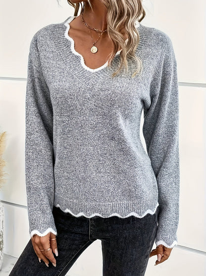 Elin | Elegant V-neck jumper with scallop detailing and long sleeves