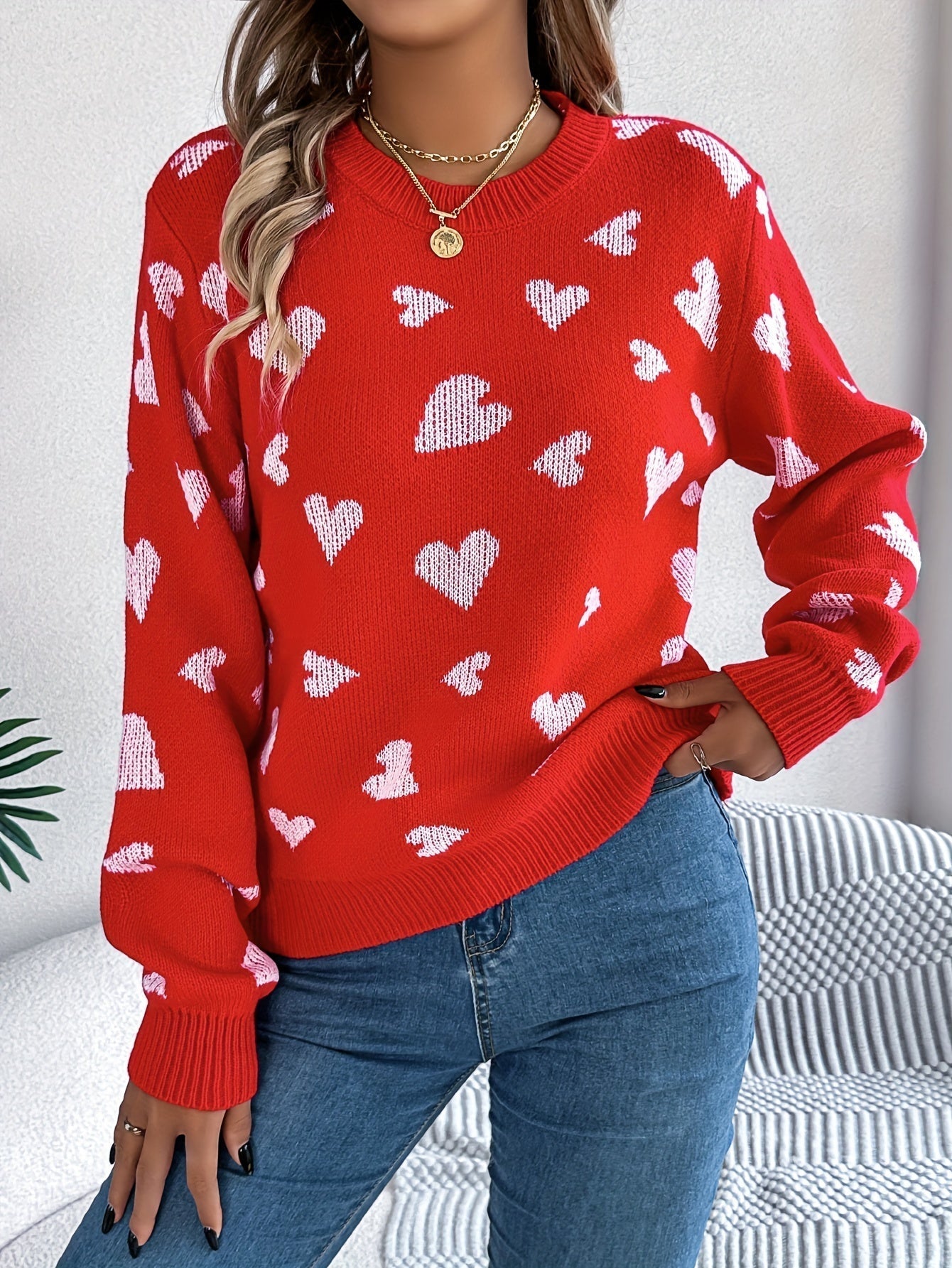 Elin | Elegant ladies' sweater with round neck and heart pattern