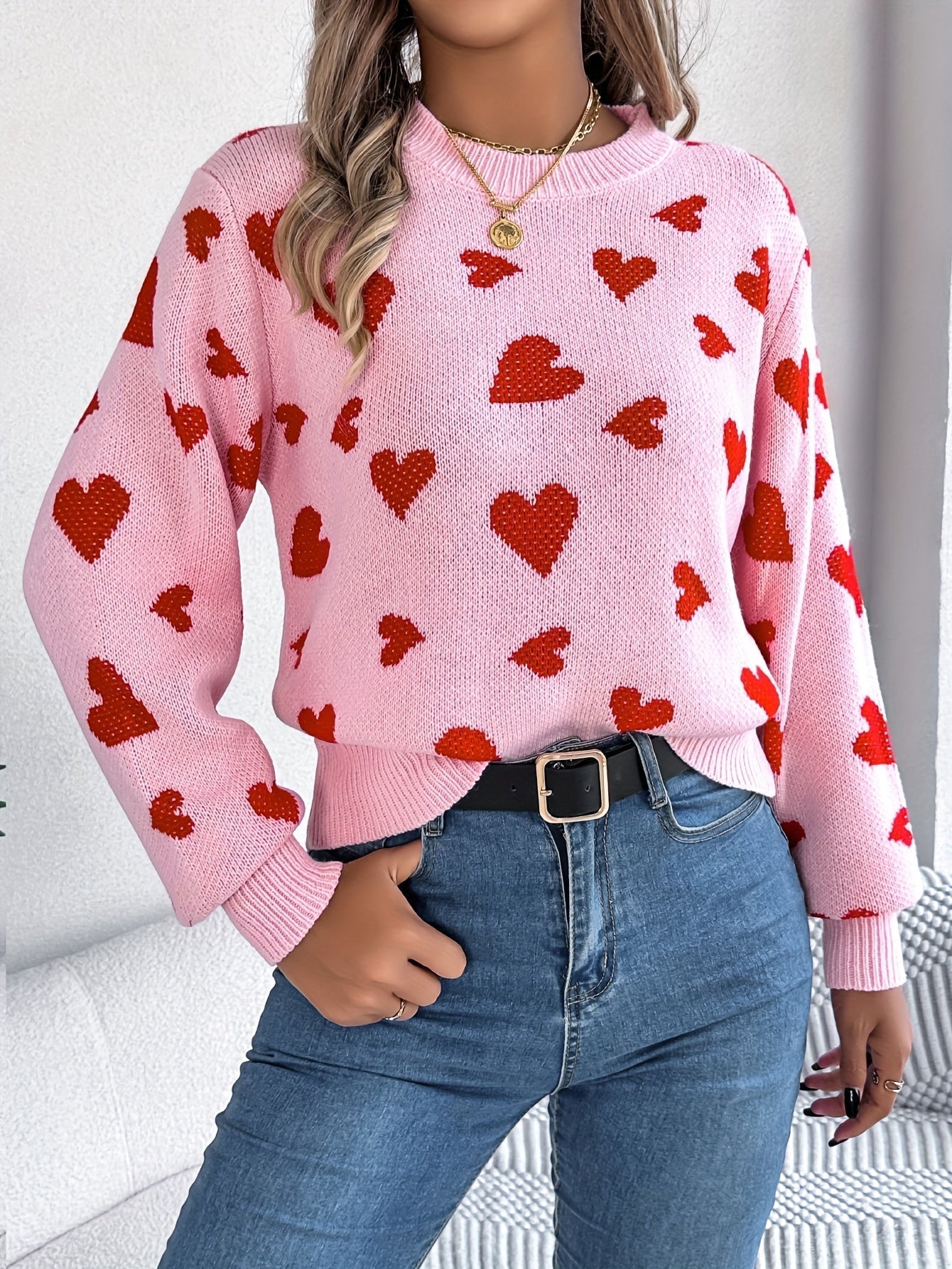 Elin | Elegant ladies' sweater with round neck and heart pattern