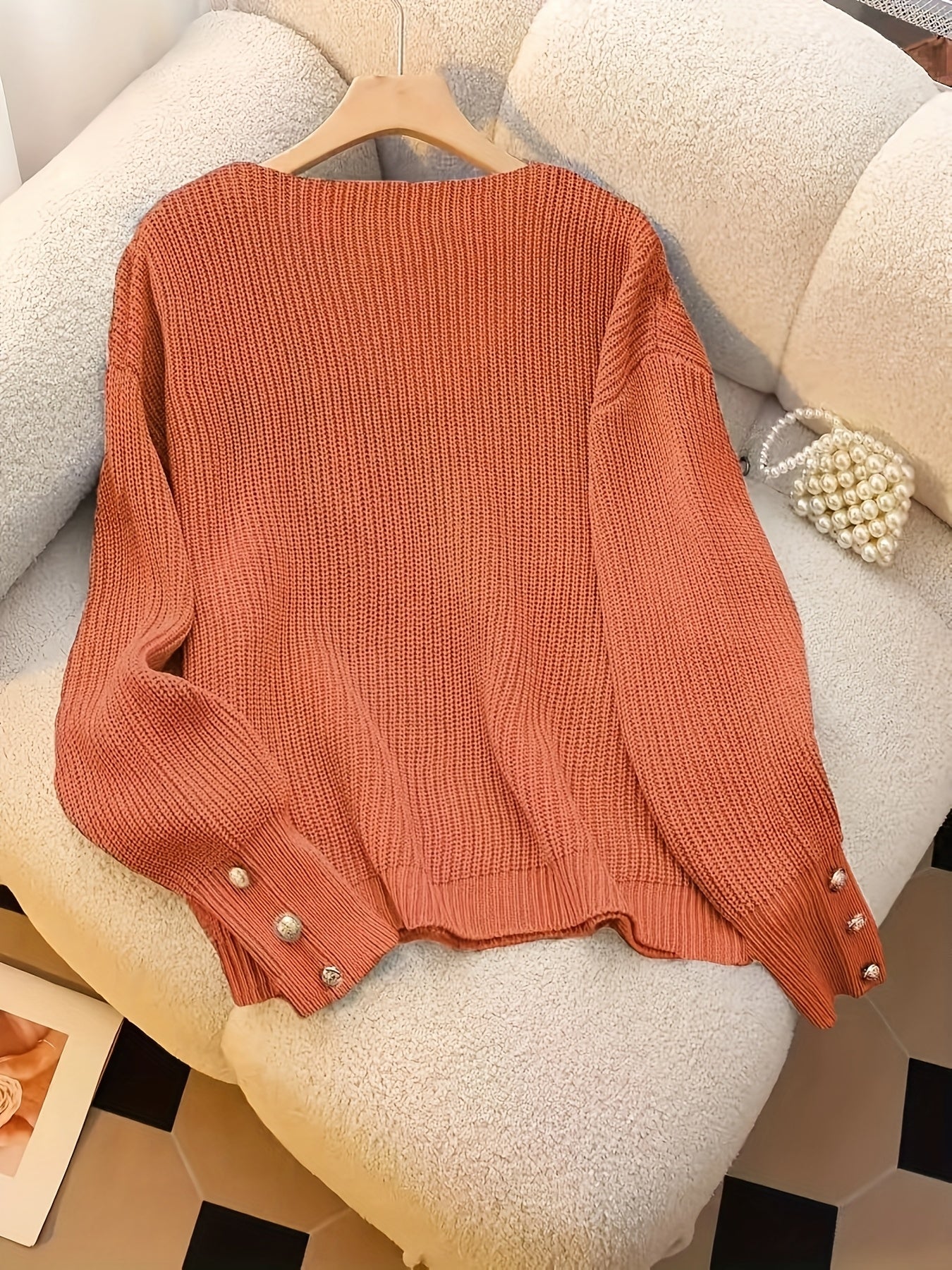 Emma | Elegant V-neck knitted jumper with long sleeves
