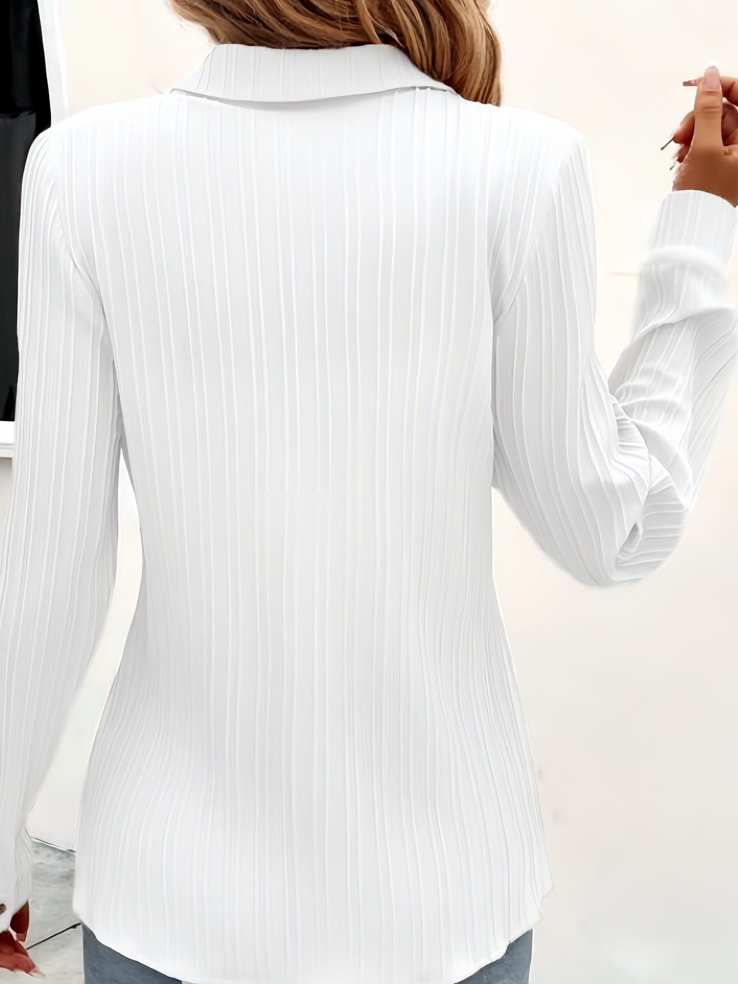 Emma | Plain shirt with button closure and long sleeves
