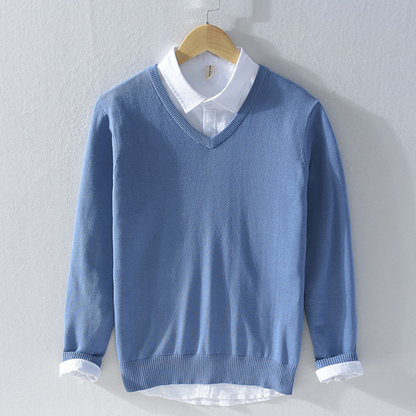 Gestrickter Pullover mit V-Ausschnitt