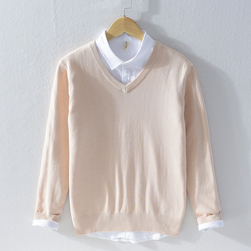 Gestrickter Pullover mit V-Ausschnitt