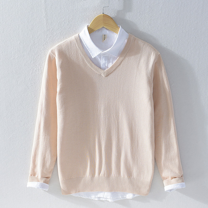 Gestrickter Pullover mit V-Ausschnitt