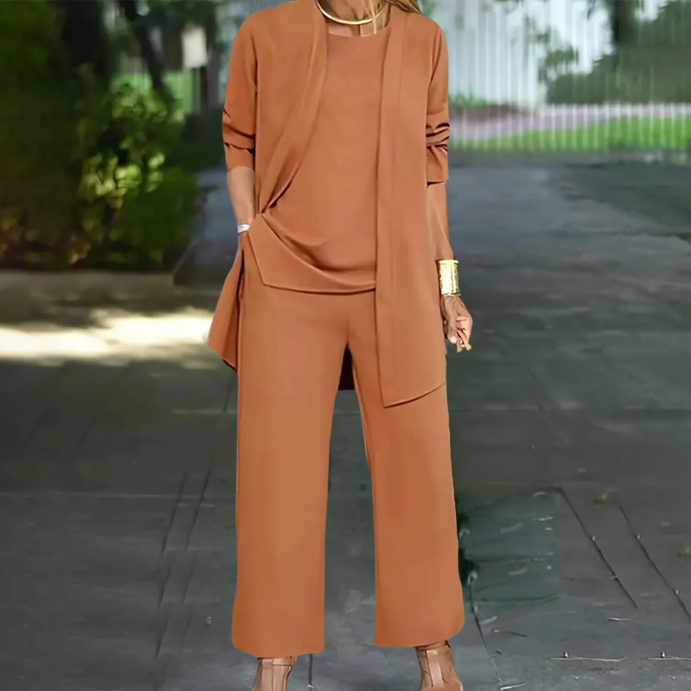 Erna - Elegant three-piece pantsuit for women
