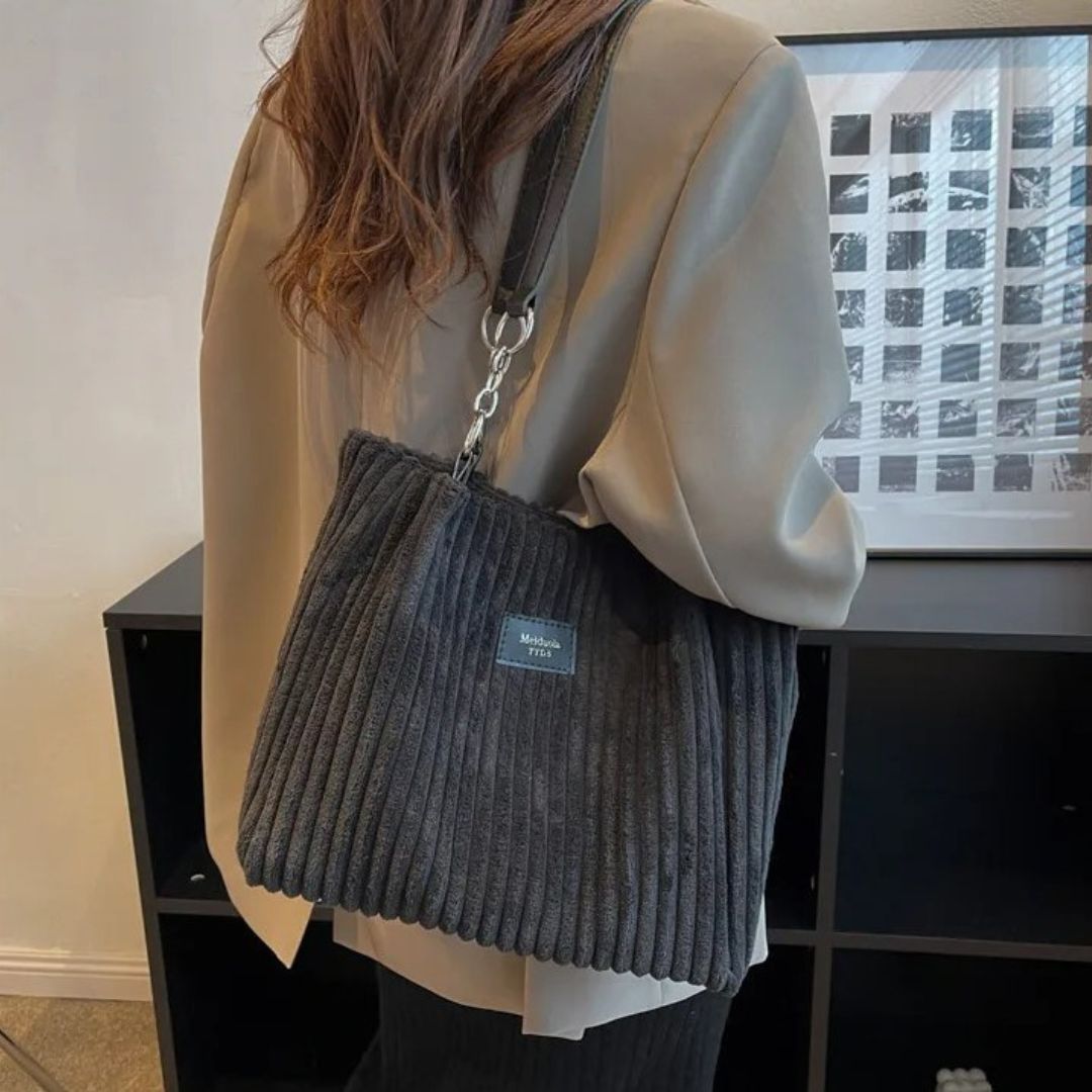 Eva | Stylish Shoulder Bag in Black Leather