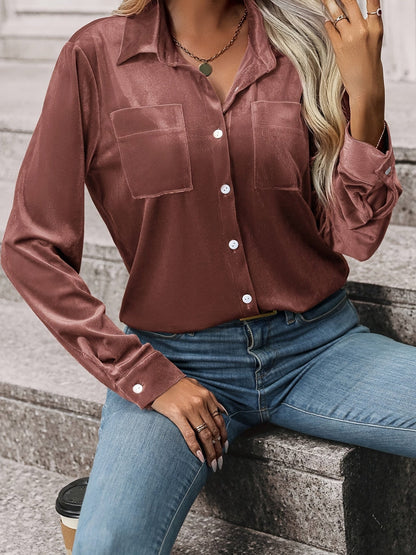 Femke | Blouse with Double Pockets and Button Closure
