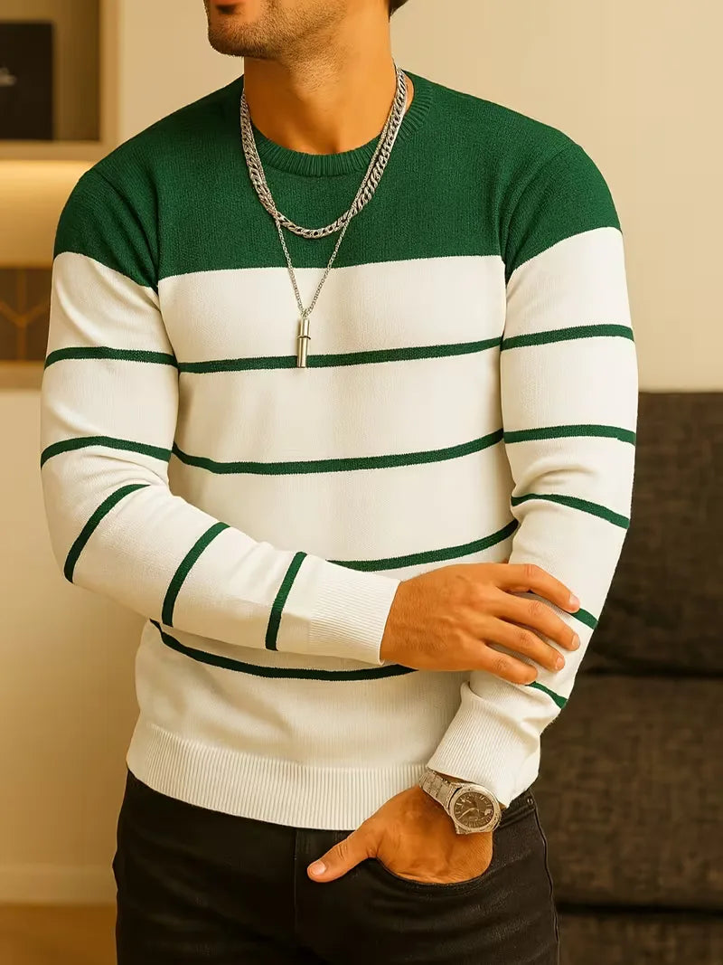 Pull rayé avec col rond et manches longues