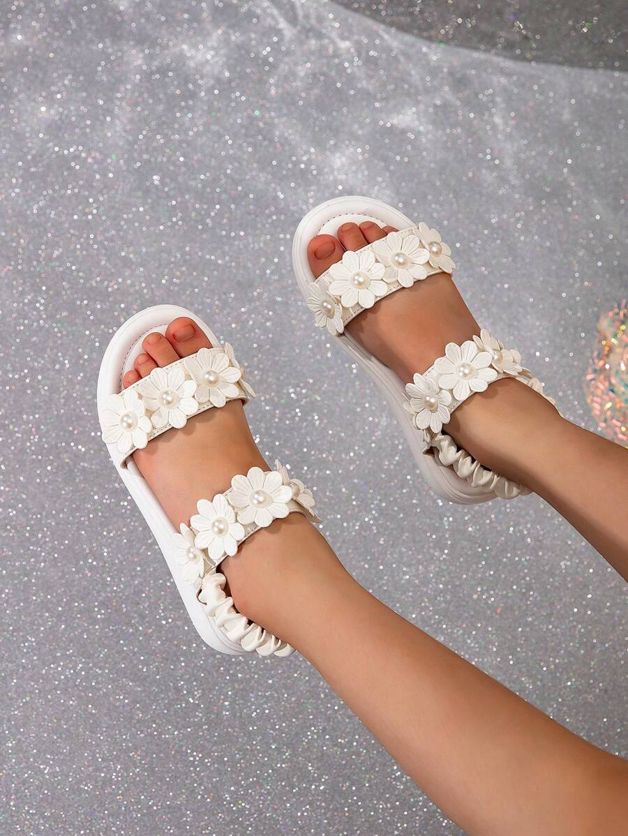 Girls' Sandals with Floral Decoration and Soft Sole