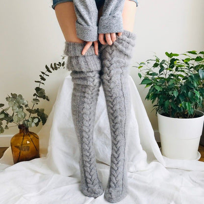 Calze sopra il ginocchio alla moda - Comode calze per l'inverno