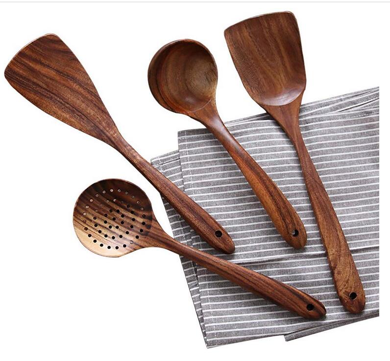 Set da cucina in legno naturale – Cucina sostenibile e raffinata