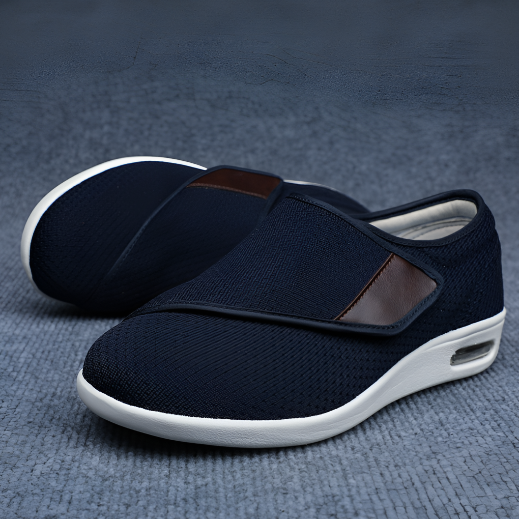 Wide diabetic shoes for swollen feet