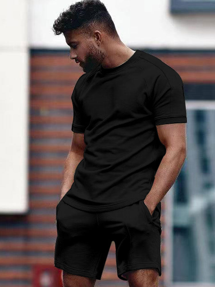Herren-Sommerset mit T-Shirt und Shorts in bequemer Passform