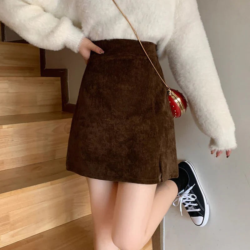Stylish Mini Skirt with High Waist and Split Detail