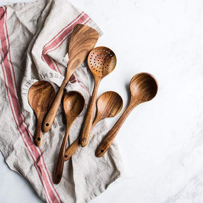 Set da cucina in legno naturale – Cucina sostenibile e raffinata