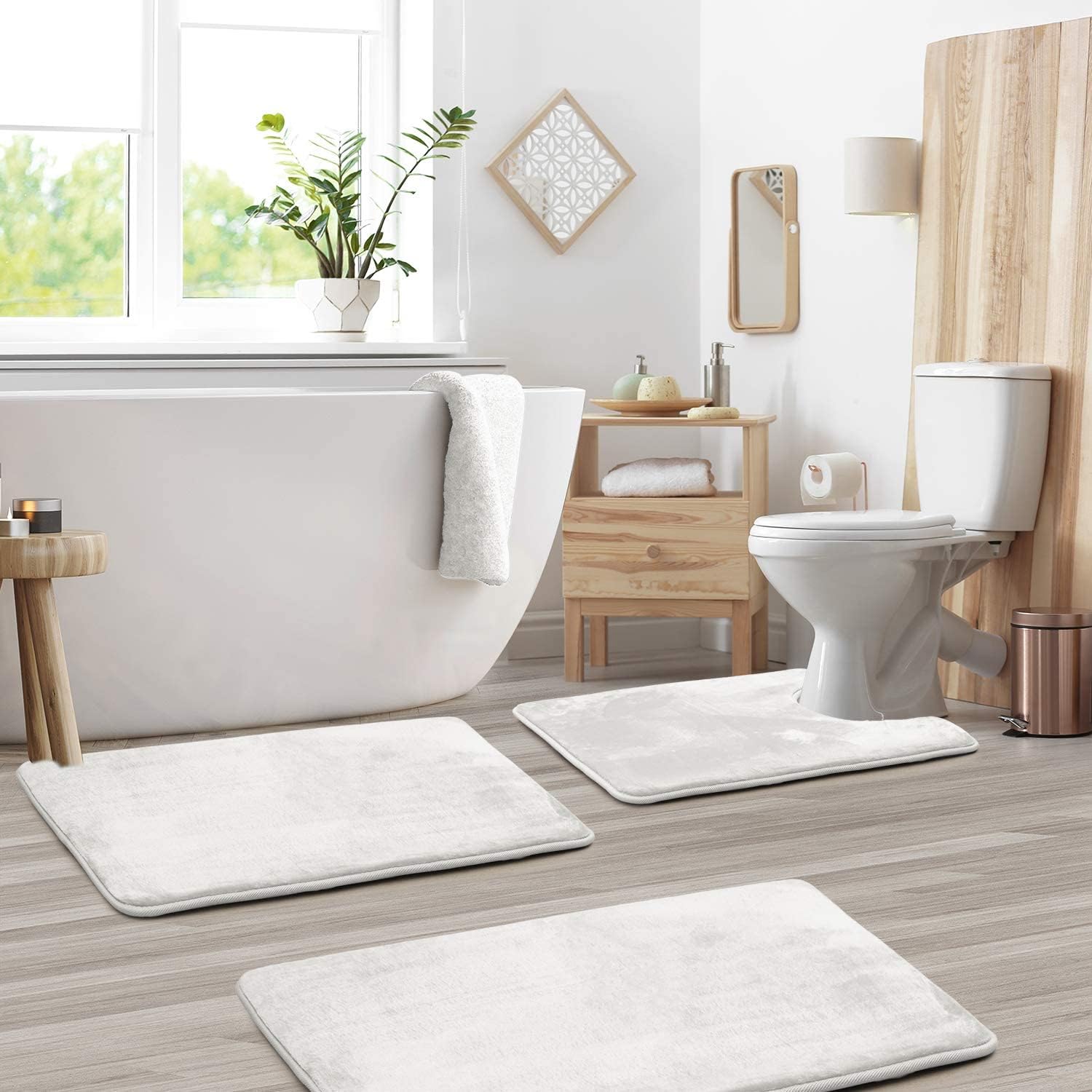 Hello – 3-piece velvet memory foam bath mat set