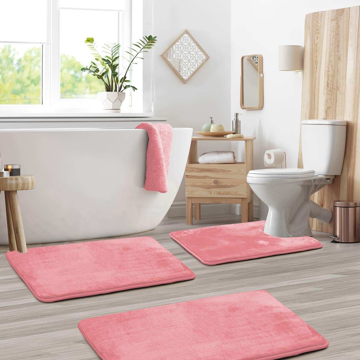 Hello – 3-piece velvet memory foam bath mat set