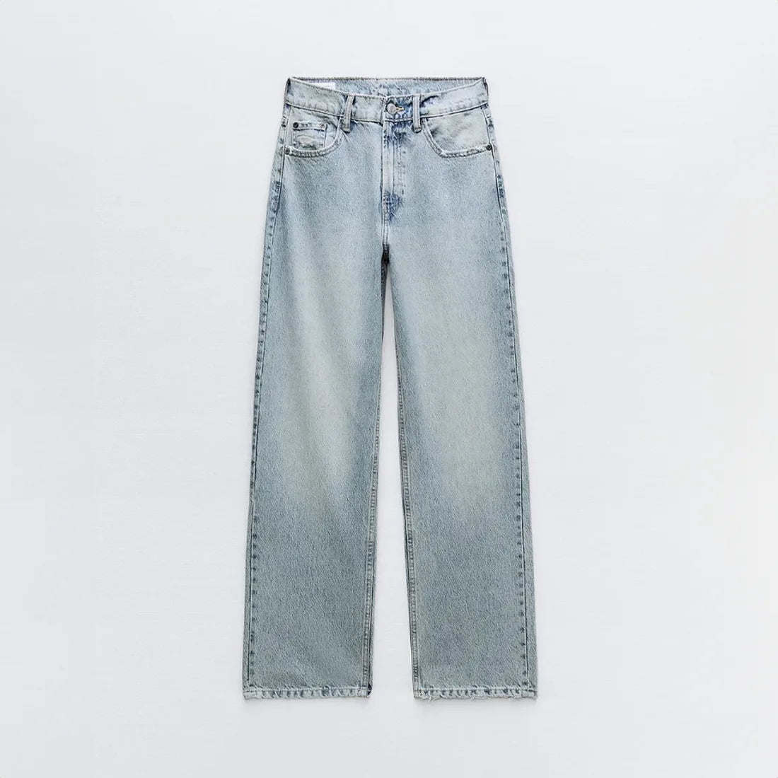 High waist jeans with ripped details