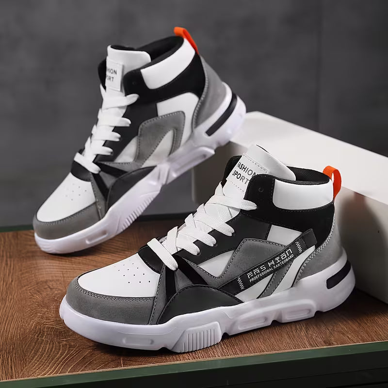 High-top trainers with non-slip sole and lace-up fastening