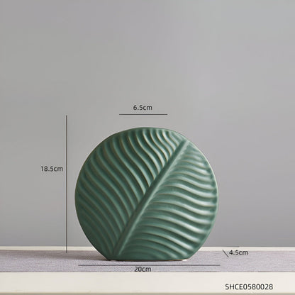 Vaso minimalista in ceramica con rilievo a foglia, per interni in stile scandinavo