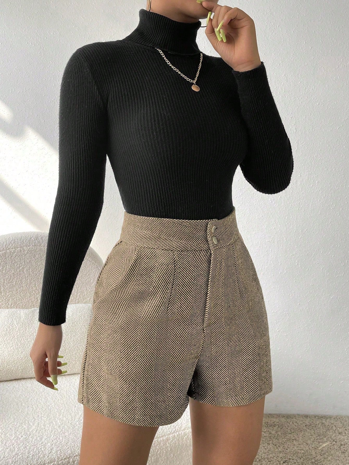 Houndstooth Pattern High-Waisted Shorts