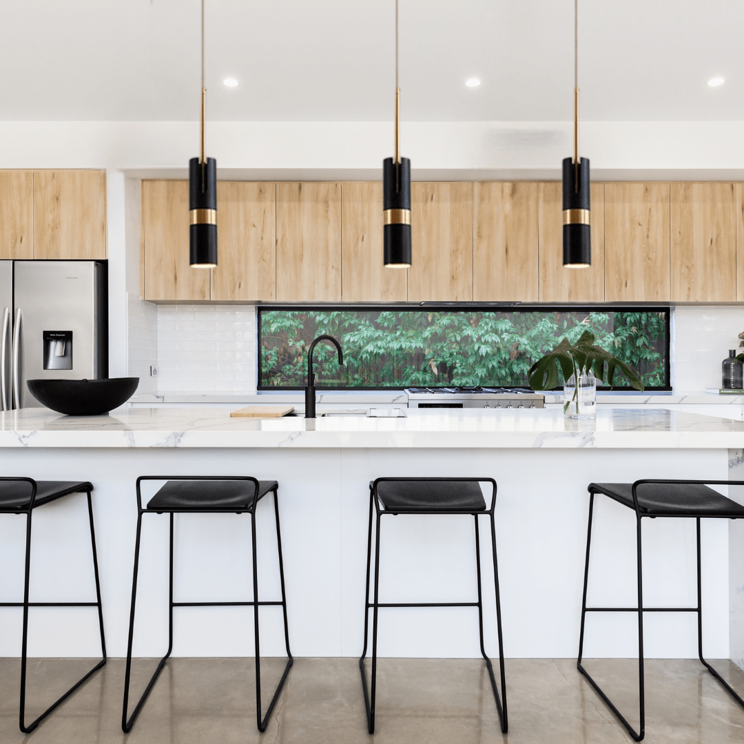 Modern Russell Pendant Light - Elegant and Functional Design