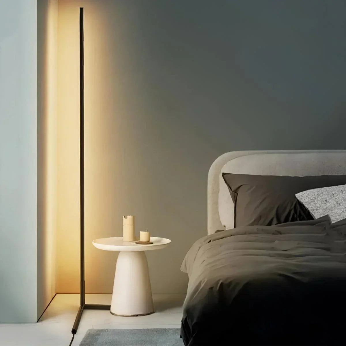 Minimalistinen LED-lattiavalaisin himmennettävällä valolla ja modernilla linjakkaalla muotoilulla