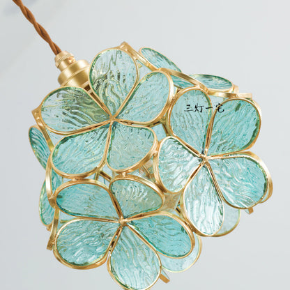 Candeeiro de teto elegante em forma de flor para uma luz acolhedora