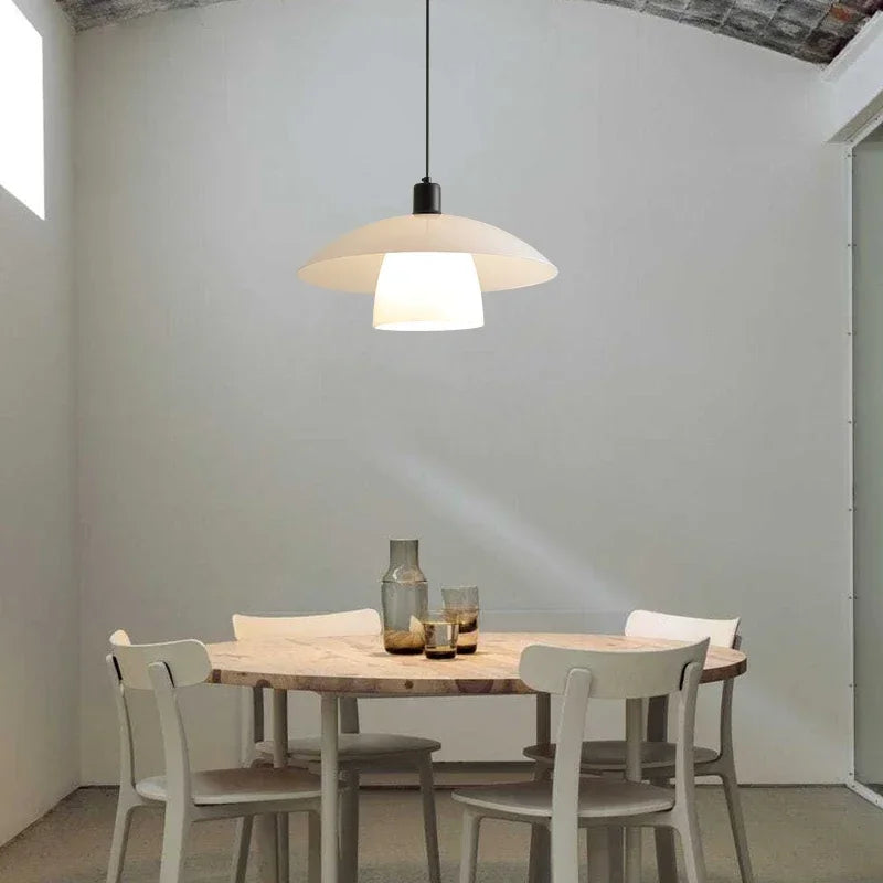 Lámpara colgante japonesa moderna con pantalla de vidrio: elegante y minimalista
