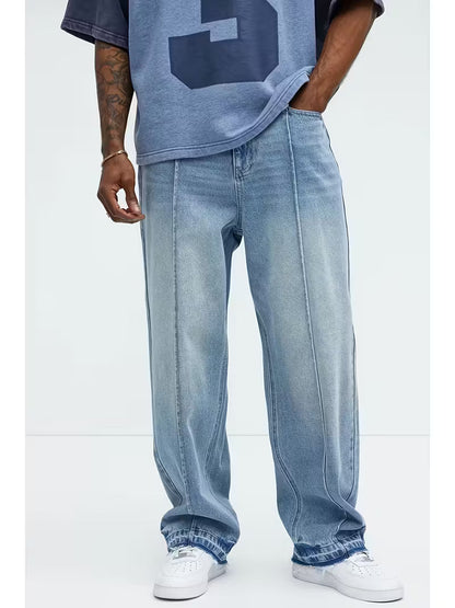Jeans with a loose straight-leg fit and high waist