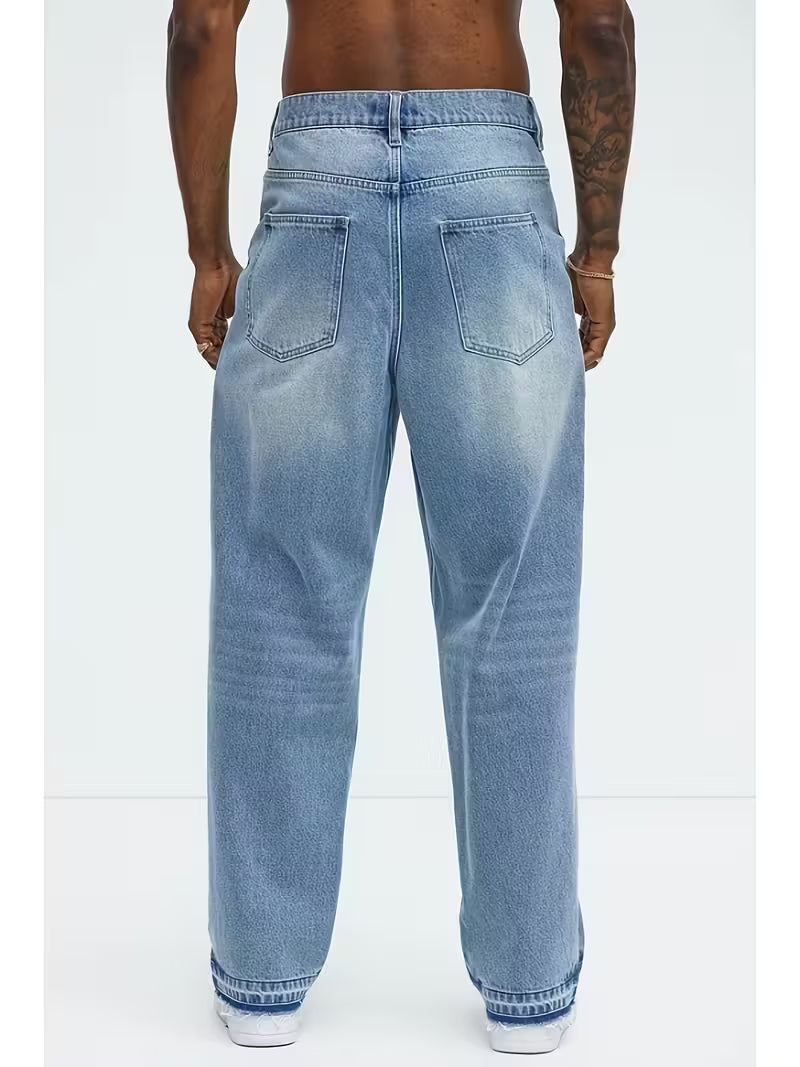 Jeans with a loose straight-leg fit and high waist