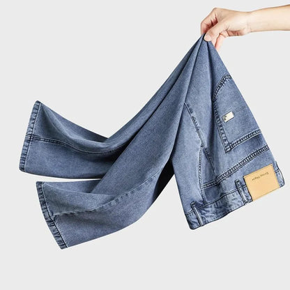 Jeans with regular fit and straight leg